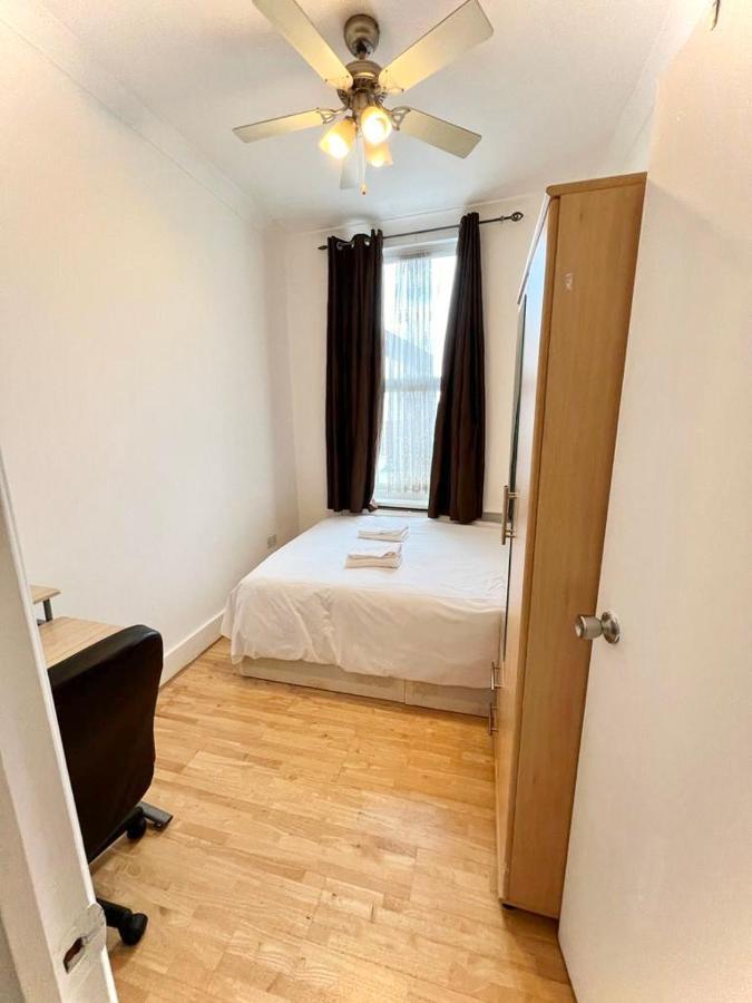 Stepney Green Holiday Apartment Londra Esterno foto